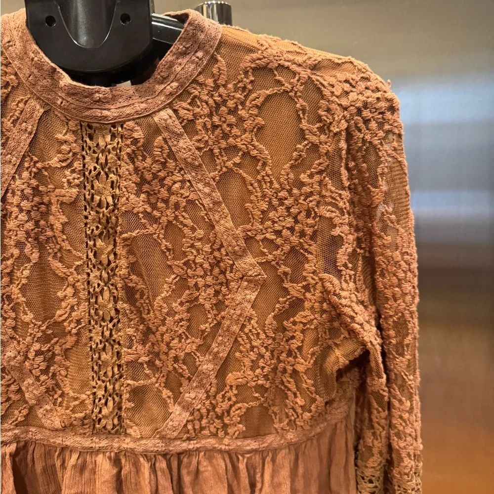 American Eagle Outfitters Lace Blouse in Tan - Picture 4 of 10